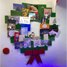 Christmas Decoration Wonder Wreath Jumbo (44" X 36") Card & Photo Display Holder. for Home, Work, Schools, Party. Great Way to Go Down